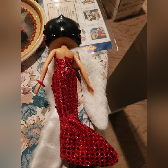 Betty Boop Doll W/Red Sequin Dress Doll with Faux White Fur - Picture 4 of 4